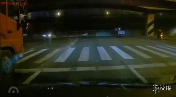 无锡高架坍塌是怎么回事 无锡警方通报高架桥面侧翻